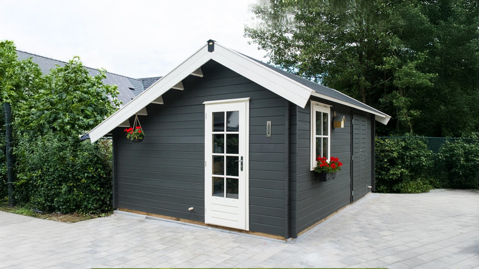 Lugarde Blokhut B23 500x400 cm - 44 mm- Zadeldak- Onbehandeld vurenhout- Lugarde afbeelding
