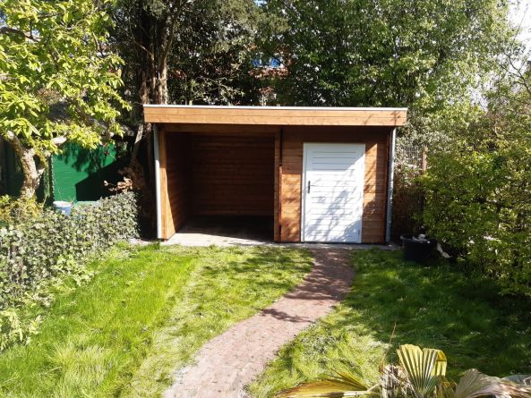 Maatwerk blokhut 300x200 cm + overkapping 340 cm - Leiderdorp