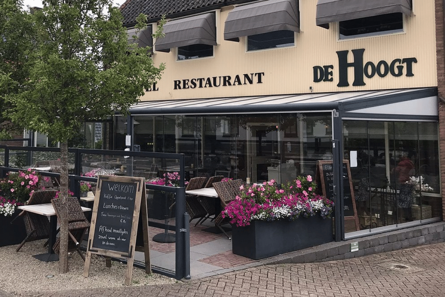 Aluminium veranda met glasschuifsysteem - Maasdam Aluminium veranda met glasschuifsysteem - Maasdam