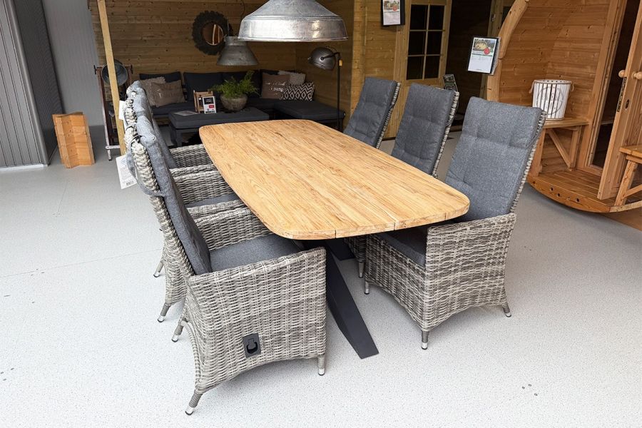 Tuinset Tenerife - 6 wicker stoelen met teakhouten tafel - Showmodel Numansdorp Tuinset Tenerife - 6 wicker stoelen met teakhouten tafel - Showmodel Numansdorp