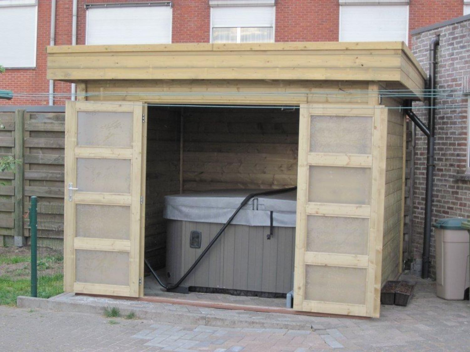 Blokhut zwaluw blank