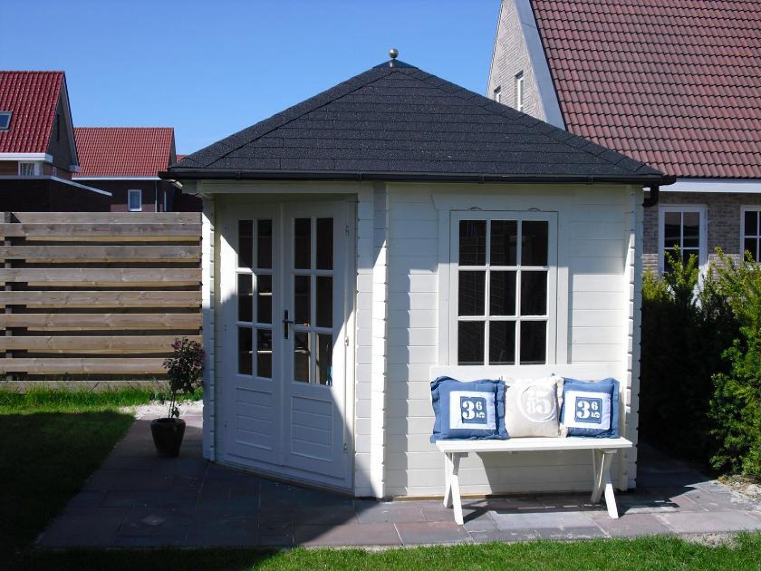 Tuinhuis Tulp 300x300 cm + Gratis Dakshingles + Gratis thuisbezorgd