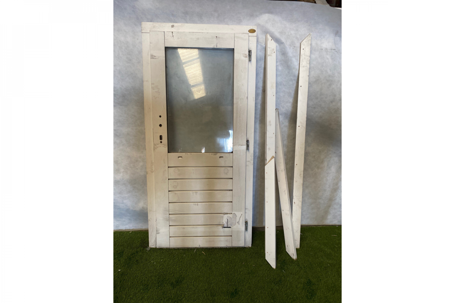1 stuk beschikbaar: Lugarde deur wit gecoat Excl. Sluitwerk. Dubbel glas 83x184,5 cm - beschadigd - SALE01779