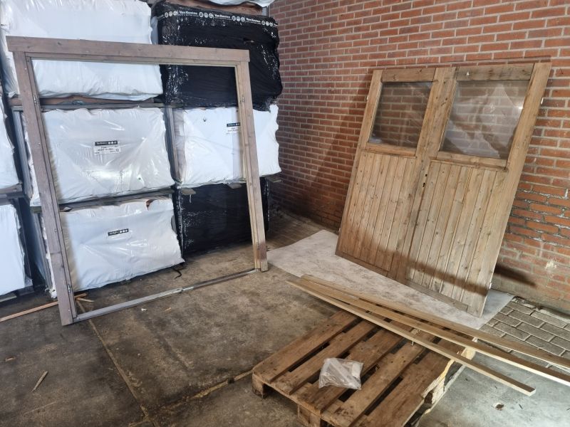 Dubbele houten deur blank 168,5 x 192,5 cm met kozijn - SALE25036