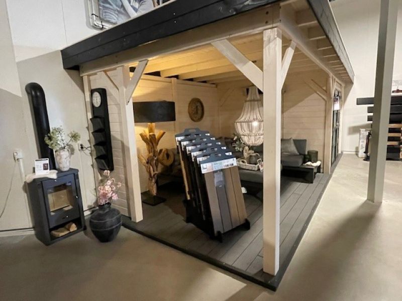 Blokhut Bosuil 300x300 cm + luifel 400 cm - antraciet en antiek wit gecoat - incl. EPDM en antraciet vlonder - excl. composiet balken Showmodel Amersfoort