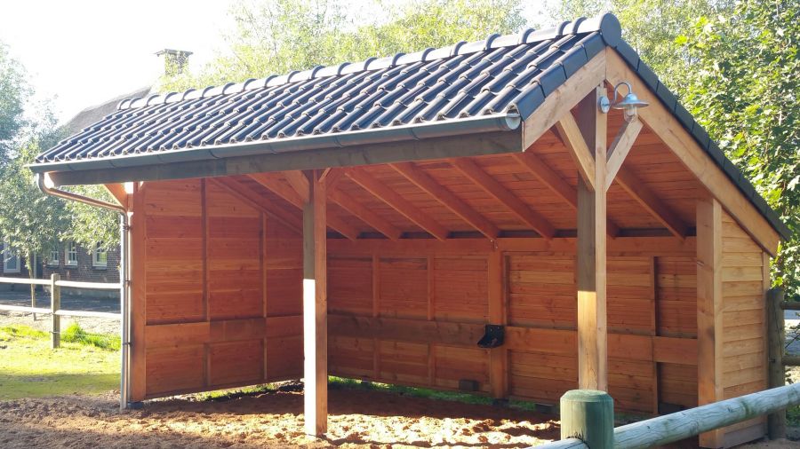 Lariks/Douglas kapschuur Goor 600x390 cm met blanke wanden - Bouwpakket