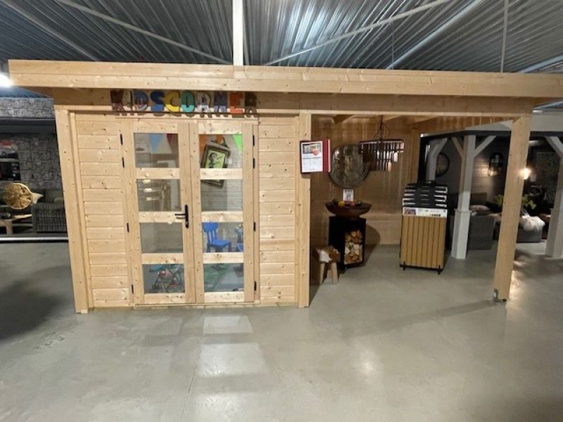 Van Kooten Prime Line blokhut 250x250 cm + overkapping 250 cm + achterwand 28 mm vuren blank - Showmodel Amersfoort