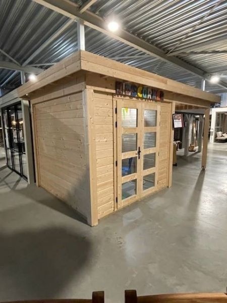 Van Kooten Prime Line blokhut 250x250 cm + overkapping 250 cm + achterwand 28 mm vuren blank - Showmodel Amersfoort