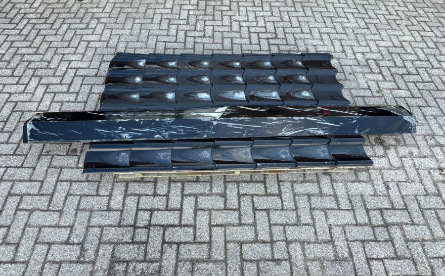 14x Dakpanprofielplaten zwart (35,28m2) - Excl. bevestigingsmateriaal - SALE25011