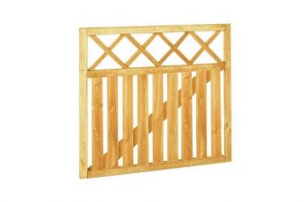 Rechthekpoort met trellis