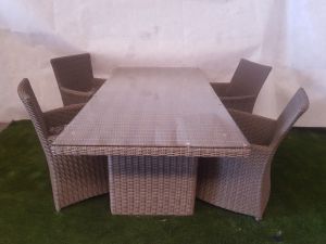 1 stuk beschikbaar: Dinnerset Kaapstad wicker tafel + 4 stoelen excl. kussens - SALE02013