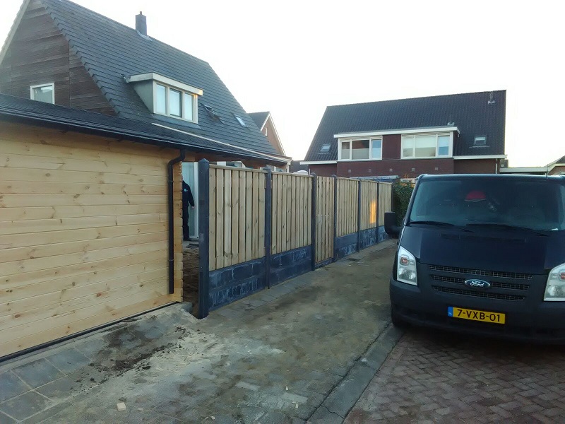 Blokhut 550x450 cm en tuinscherm Borne 130x180 cm - Niftrik- - - afbeelding