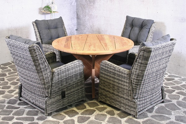 Tuinset Arona - 4 verstelbare wicker stoelen met teakhouten tafel