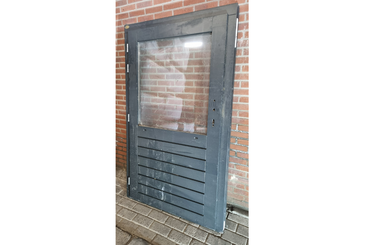 Enkele houten deur antraciet 100,8 x 180 cm (bxh) met kozijn 114 x 188,8 cm -incl. hang- en sluitwerk, excl. slot - SALE25042