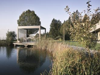 Lamellen Overkapping: Zelf licht en wind reguleren onder je overkapping